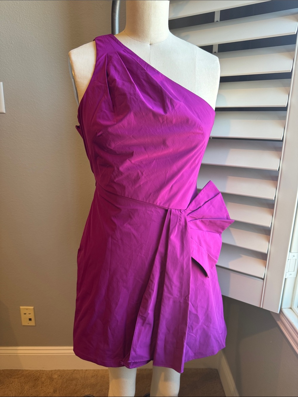 Liv Foster One-Shoulder Magenta Party Dress with Side Bow